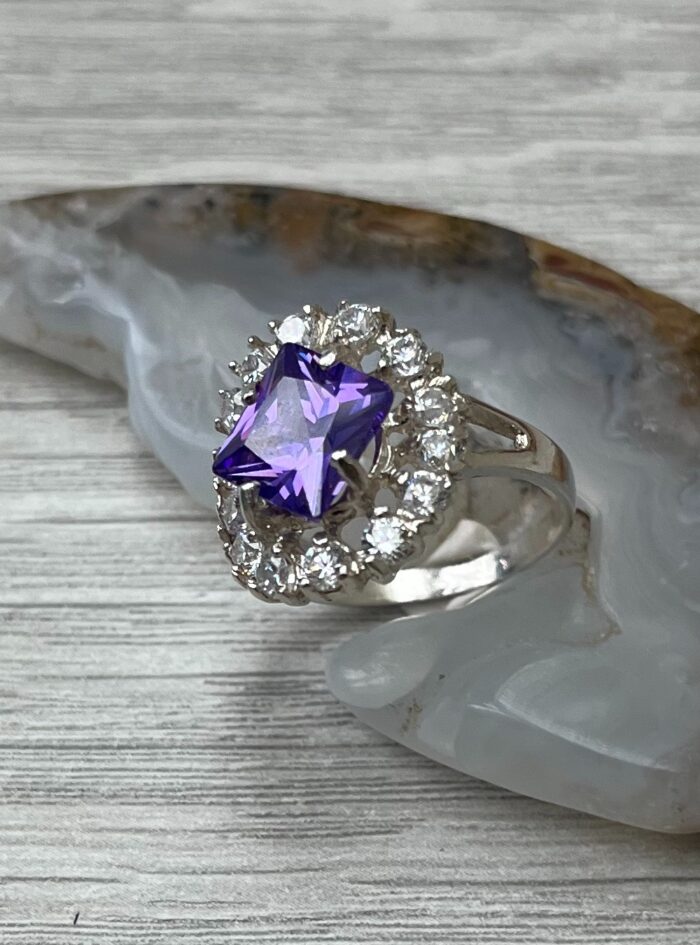 “Dreaming in Violet” ring